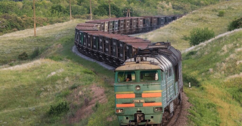 Russian farmers and steelmakers compete for rail capacity amid export challenges